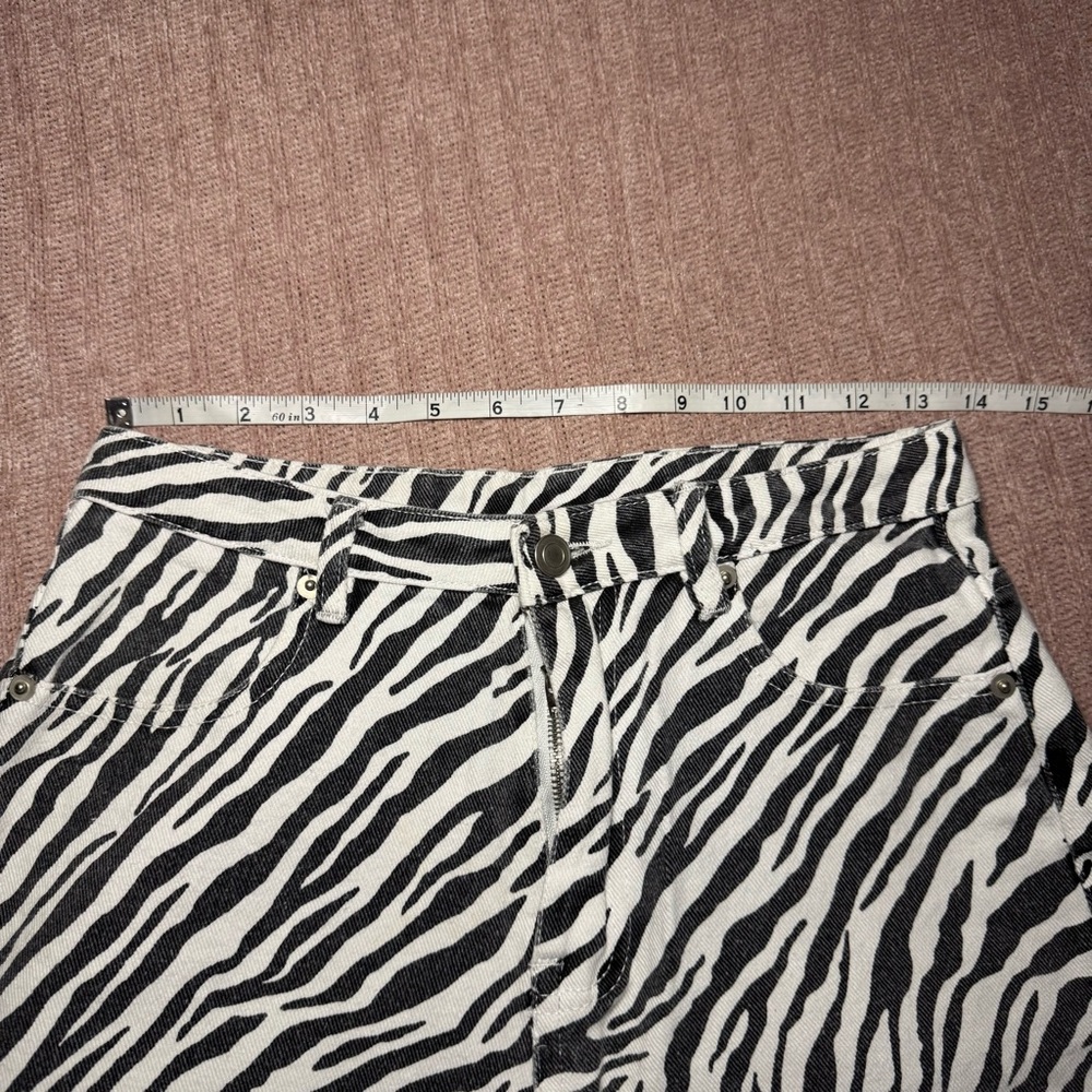 Zebra Print Jeans Size Small - Picture 5 of 8